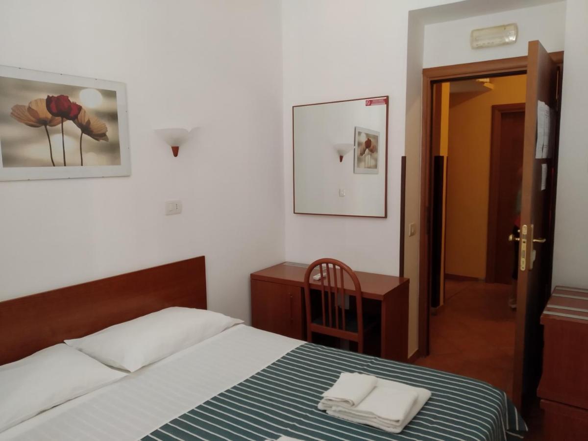 San Daniele Bundi House Hotel Roma Ngoại thất bức ảnh