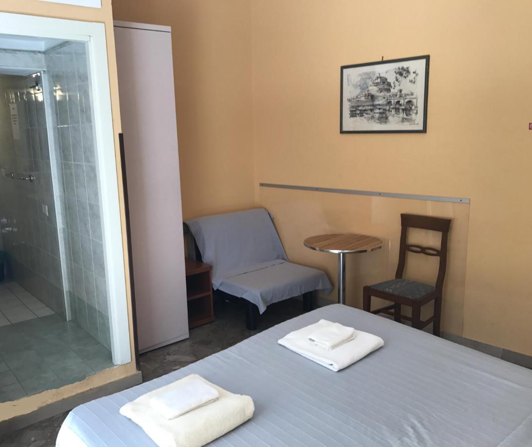 San Daniele Bundi House Hotel Roma Ngoại thất bức ảnh