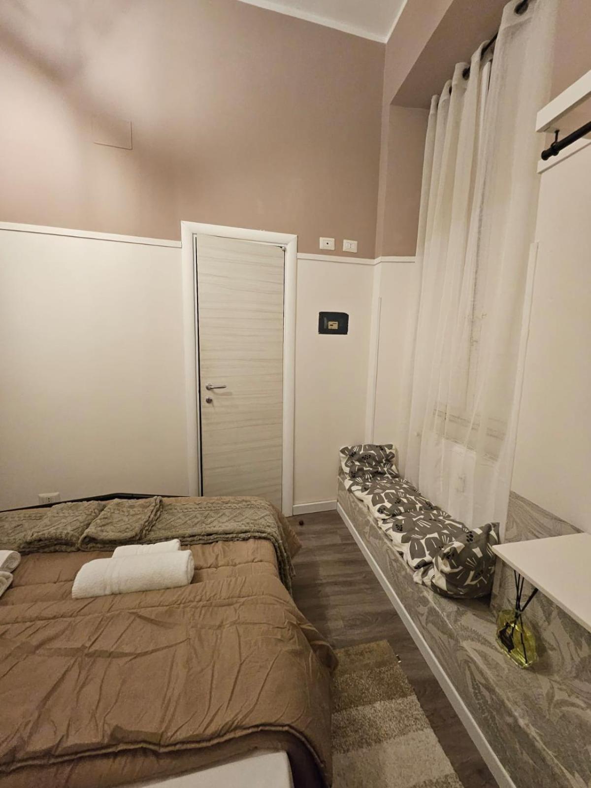 San Daniele Bundi House Hotel Roma Ngoại thất bức ảnh