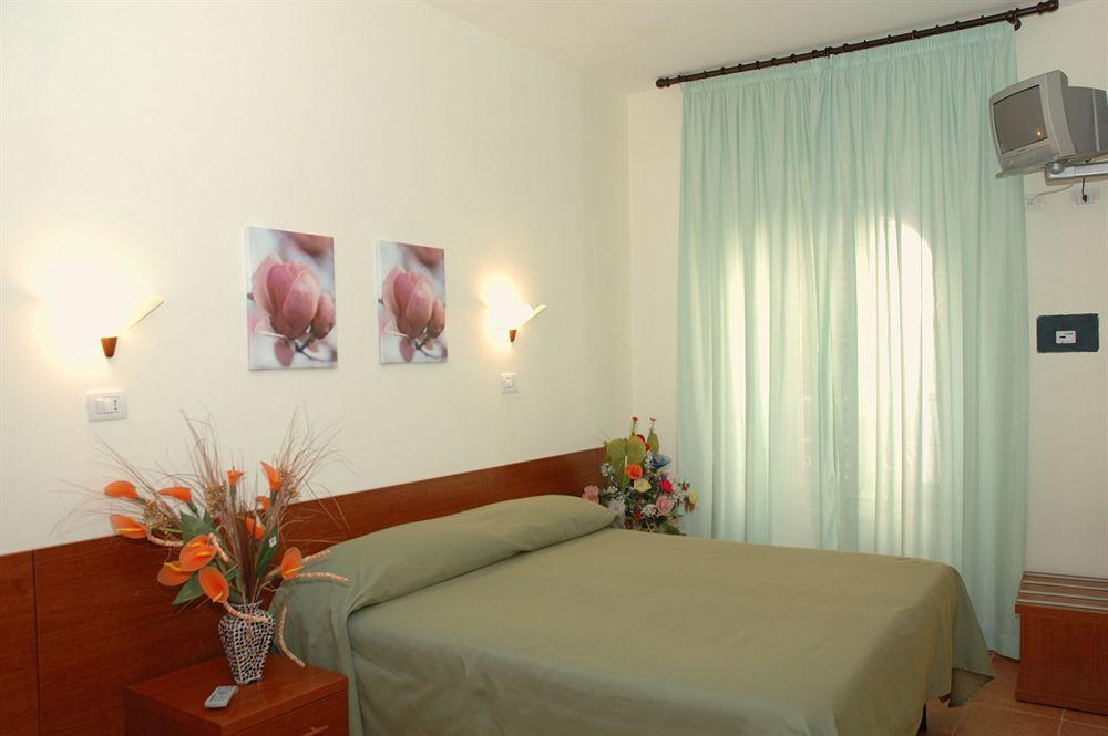 San Daniele Bundi House Hotel Roma Ngoại thất bức ảnh