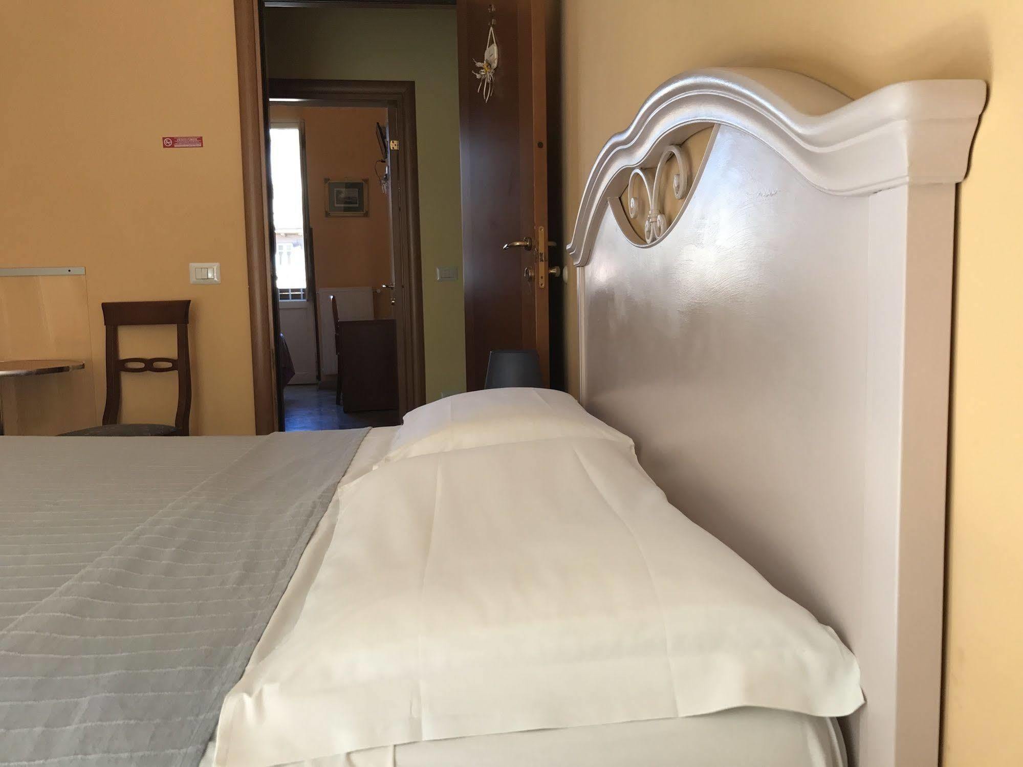 San Daniele Bundi House Hotel Roma Ngoại thất bức ảnh